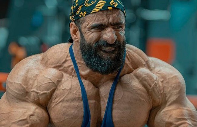 Hadi-Choopan-delts Hadi Choopan's deltoid controversy