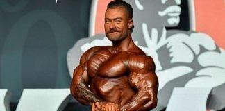 number 4 Chris Bumstead