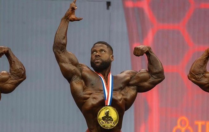 Keone Pearson 2023 Mens 212 Olympia champion main Keone Pearson defeats Clarida